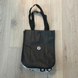 SMALL LULULEMON SHOPPING BAG